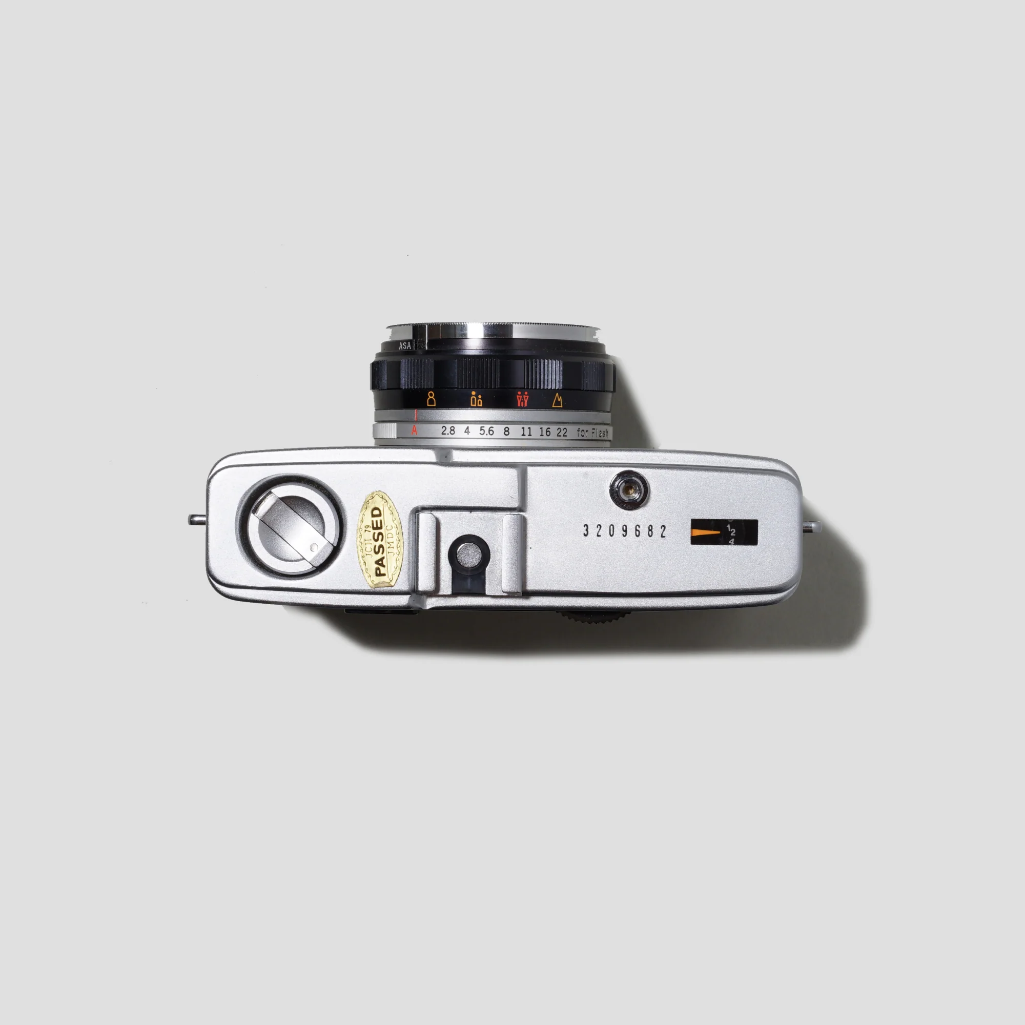 Olympus Trip 35 Mint Leather - Image 2